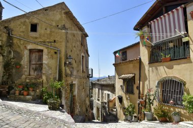 İtalya 'nın Calabria bölgesindeki Altomonte köyünün eski geleneksel evleri