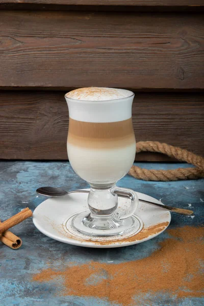 Copo Latte Fresco Com Canela — Fotografia de Stock