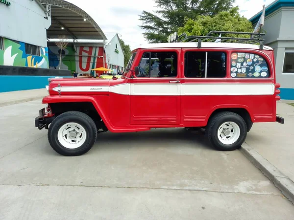 Старый Красный Джип Ika Estanciera Overland Willys Припаркован Улице Около — стоковое фото