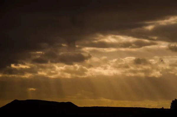 Wolkenlandschaft Bunte Wolken Bei Sonnenuntergang Der Nähe Des Ozeans — Stockfoto