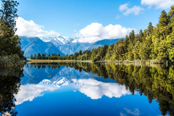 Egy Festői Felvétel Matheson Nyugodt Vizéről South Islanden Zélandon — Stock Fotó