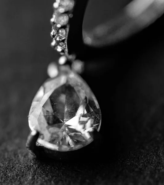 Plan Vertical Niveaux Gris Collier Diamant — Photo