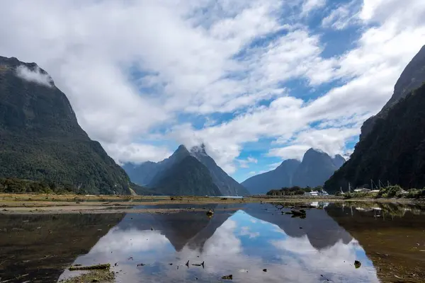 Μια Μαγευτική Θέα Του Milford Sound Φιόρδ Στο Νότιο Νησί — Φωτογραφία Αρχείου