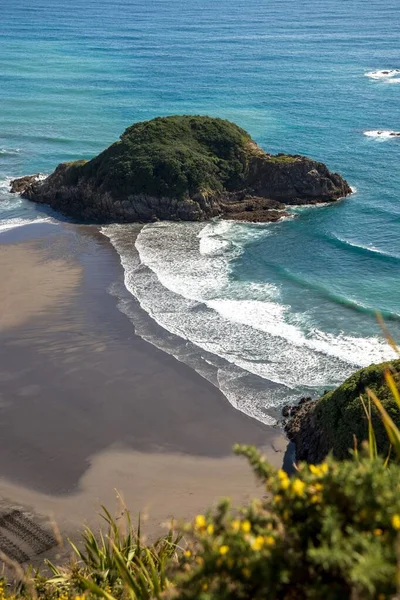 Una Vista Panorámica Playa Paritutu Rock Nueva Plymouth Nueva Zelanda — Foto de Stock