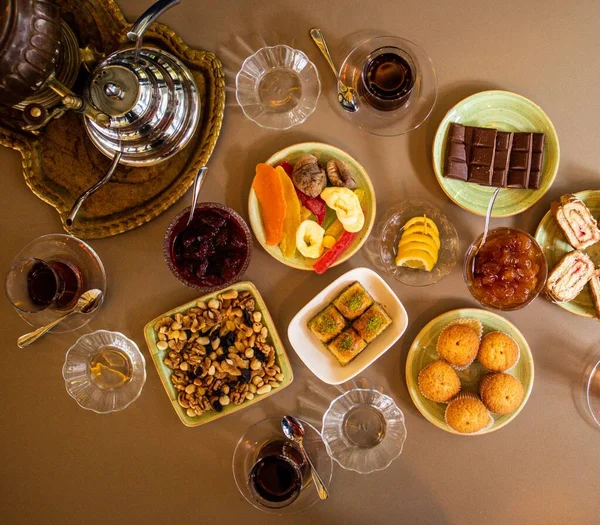 Top View Cups Tea Various Sweets Served Table — Stock Photo, Image