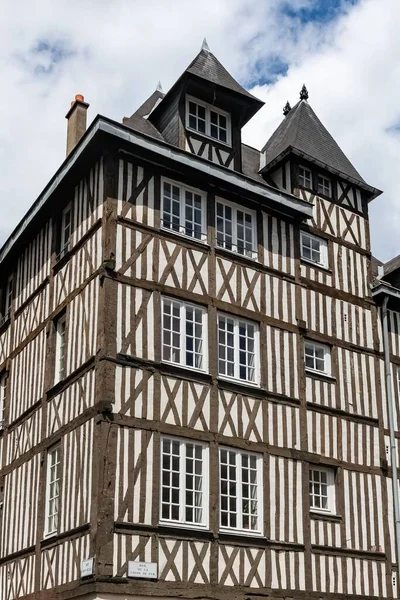 法国历史名城鲁昂 中央典型的半木制立面 — 图库照片