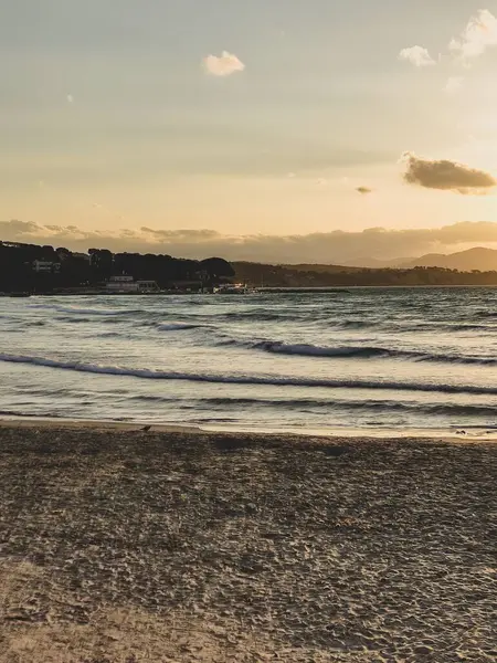 Colpo Verticale Bellissimo Mare Durante Tramonto — Foto Stock