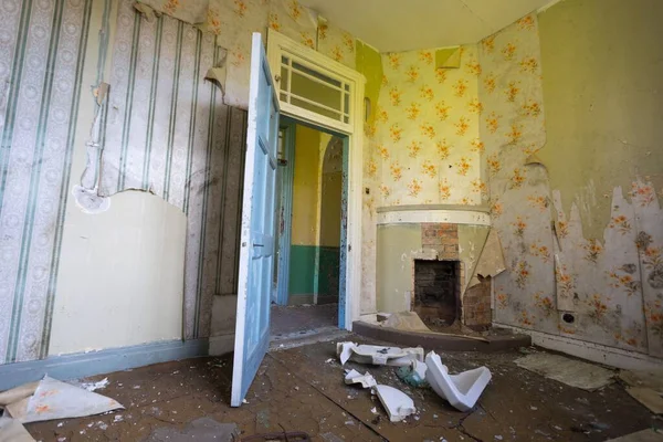 Interior Abandonado Arruinado Edificio —  Fotos de Stock