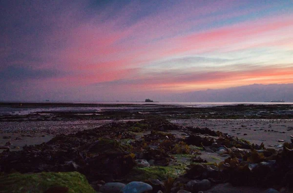 Piękny Widok Krajobraz Skalistym Wybrzeżu Zachodem Słońca Tle — Zdjęcie stockowe