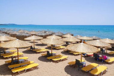 Basit ve zahmetsiz güzellik çok güzel plajlar sunar. Agia Marina Sahili (Amaliada, Yunanistan) - Kourouta Sahili, Agia Marina. Çok güzel kumsal.,