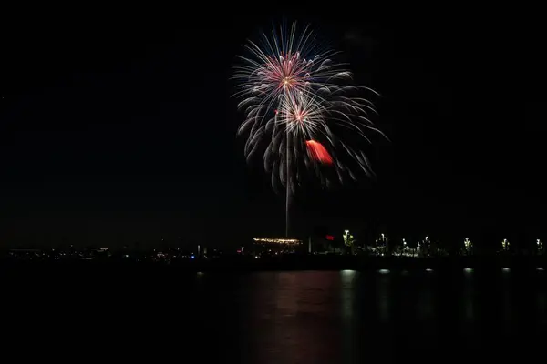 Feuerwerk Über Dem Wasser Der Alamitos Bay Long Beach Zur — Stockfoto