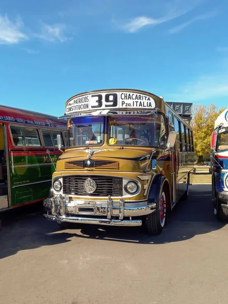 Stary Brązowy Ochra Mercedes Benz 1114 Autobus 1988 Publiczny Transport — Zdjęcie stockowe