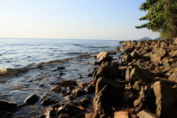 Rabbit Adası 'ndan deniz manzarası ya da Kep, Kamboçya' dan Koh Tonsai.