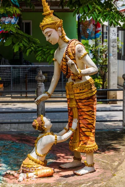 Eine Nahaufnahme Einer Religiösen Statue Einem Park Einem Sonnigen Tag — Stockfoto