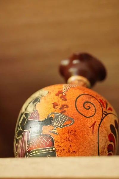 Vertical Shot Small Greek Vase Decorations Standing Wooden Shelf — Stock Photo, Image