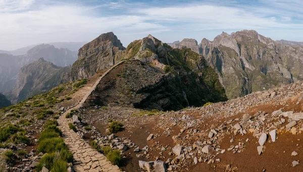 Una Vista Panorámica Una Carretera Que Conduce Cima Montaña Madeira —  Fotos de Stock