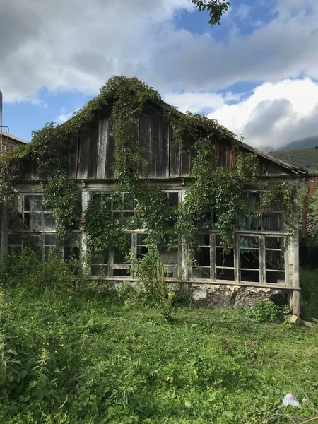 Une Maison Abandonnée Dans Nature Dans Village Martuni Région Gegharkunik — Photo