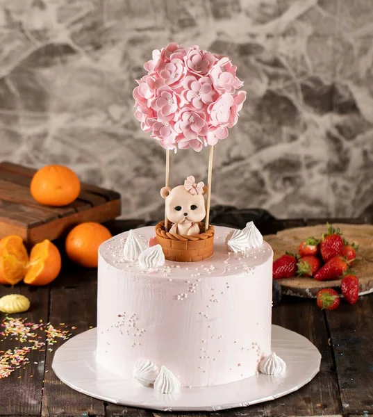 딸기와 오렌지가 케이크 — 스톡 사진