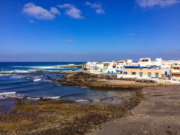 Uma Bela Vista Costa Cotillo Fuerte Sob Céu Azul Nublado — Fotografia de Stock