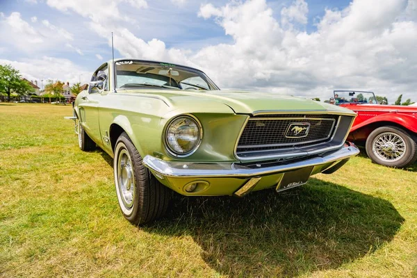 Birleşik Krallık Haziran 2022 Ford Mustang Fastback 1968 — Stok fotoğraf