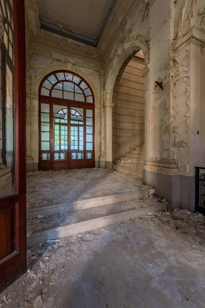 Disparo Vertical Una Escalera Hospital Abandonado Sanatorio Garbagnate Milanese —  Fotos de Stock