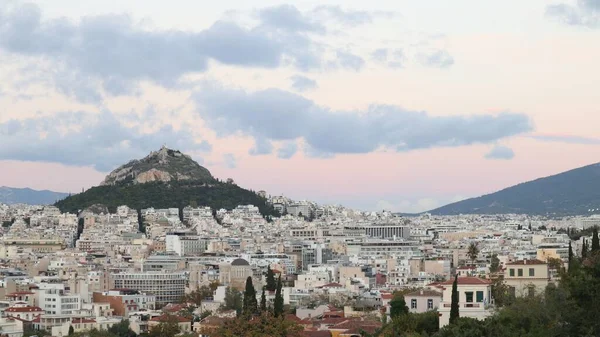 Vue Lointaine Mont Lycabettus Entouré Bâtiments Athènes Grèce — Photo