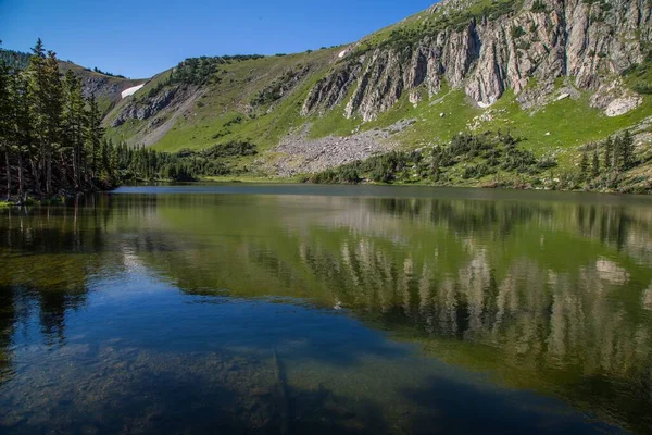 Uma Bela Vista Lago Goose Perto Das Montanhas Nos Eua — Fotografia de Stock