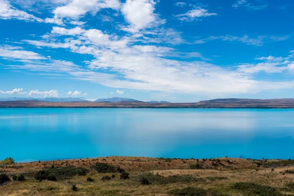 深い青色の湖Puの美しい風景 ニュージーランド — ストック写真