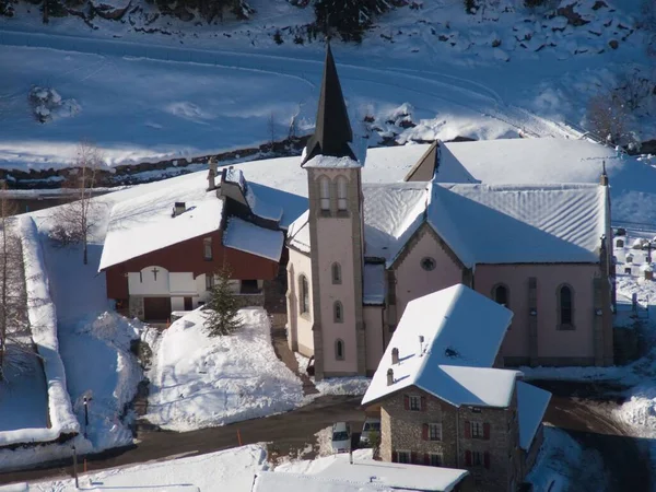 Aerial Drone Shot Church Snowy Roofs Trient Switzerland — Stock Photo, Image