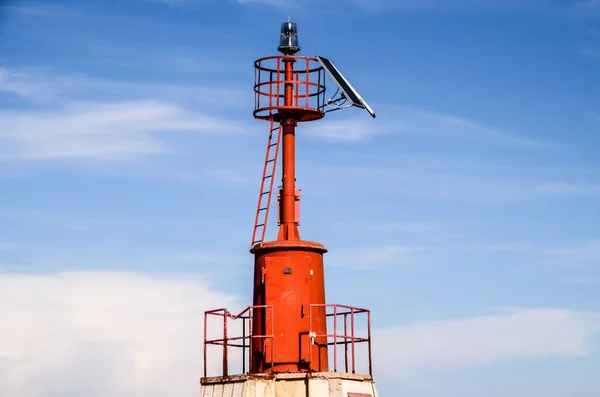 Venedik Yakınlarındaki Kızıl Çelik Deniz Feneri — Stok fotoğraf