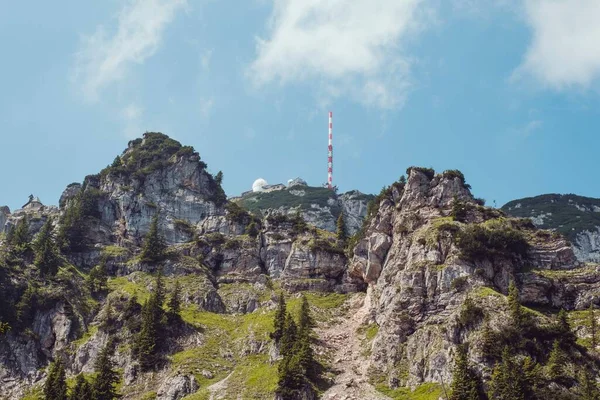 Eine Horizontale Aufnahme Des Wendelsteingipfels Sonniger Sommertag Den Alpen — Stockfoto