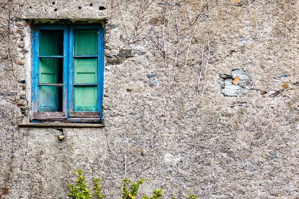 Голубое Деревянное Окно Стене — стоковое фото