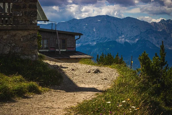 Landschaft Mit Wanderwegen Bergen Hütten Bäumen Deutschland Bayern Alpen — Stockfoto