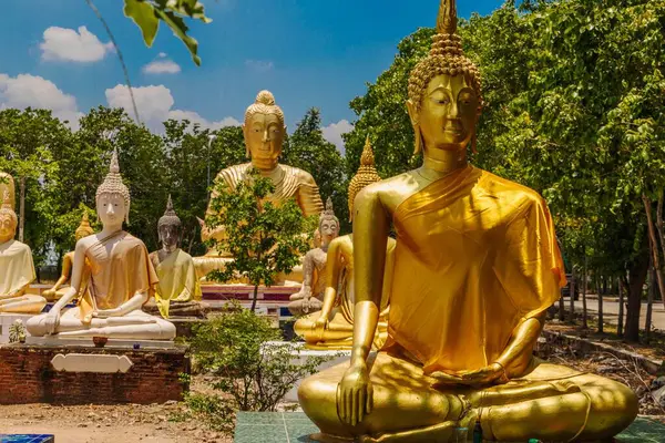 Parque Com Estátuas Buda — Fotografia de Stock