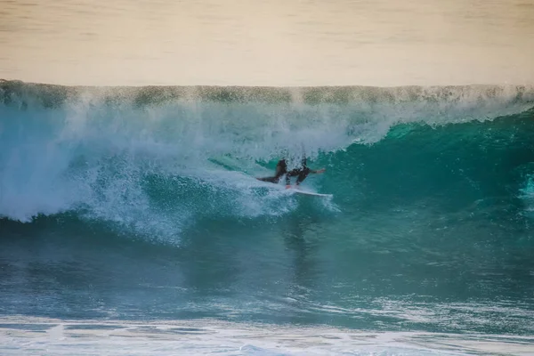Серфінг Під Час Ідеальної Бочкової Хвилі Ерікайра Португалії — стокове фото