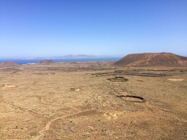 Güneşli bir günde Fort Venture Vulkan tatlısının yüksek açılı görüntüsü