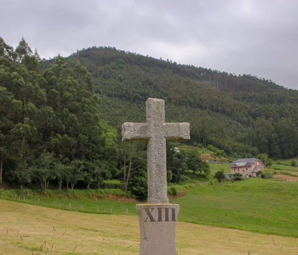 Christian Cross Side Road Mountains — ストック写真