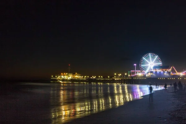 Der Strand Von Santa Monica Mit Den Lichtern Der Seebrücke — Stockfoto