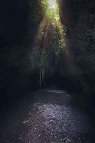 Μια Κάθετη Λήψη Των Σπηλαίων Μπαγιάνο Στον Παναμά — Φωτογραφία Αρχείου