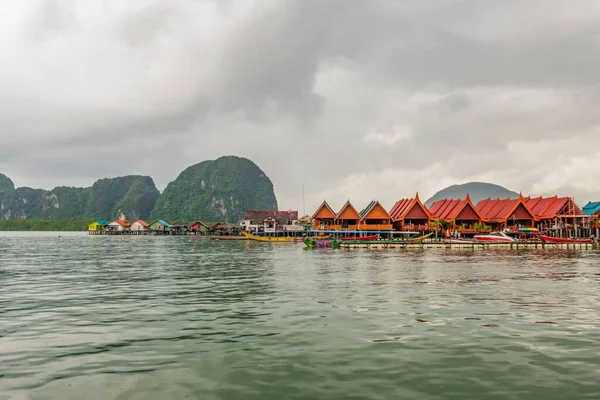 Der Blick Auf Die Bunten Häuser Ufer Phuket Andamanensee Thailand — Stockfoto