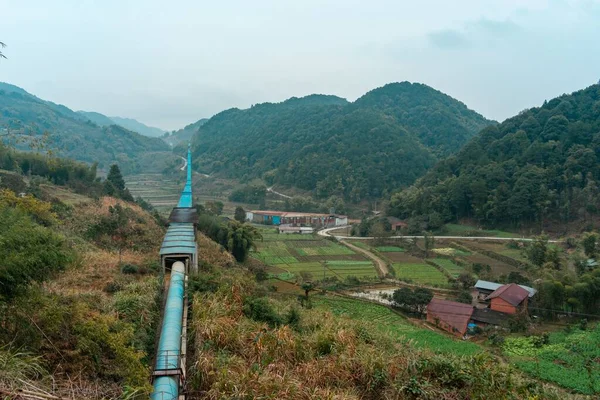 Vue Aérienne Une Conduite Eau Village Dans Espace Vert — Photo