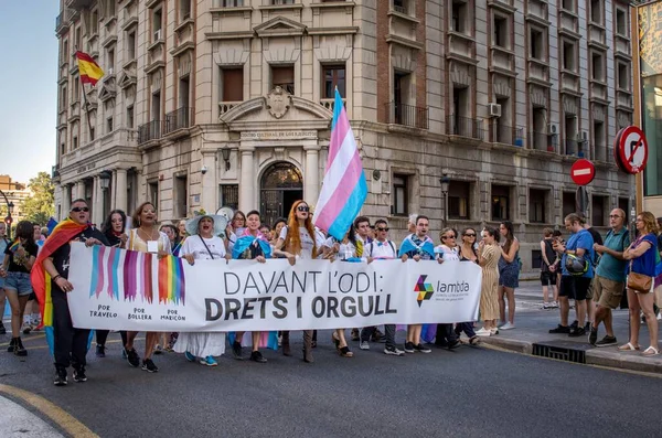 Obrázek Skupiny Transgenderových Demonstrátorů Sdružení Lambda Holding Big Banner Lgtb — Stock fotografie
