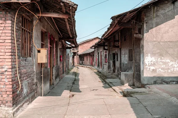 Une Rue Étroite Avec Vieilles Maisons Dans Village — Photo