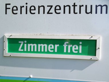 Bir işaret Zimmer Frei, Norveç 'te boş bir oda.