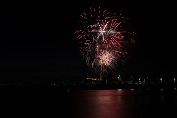 Feuerwerk Über Dem Wasser Der Alamitos Bay Long Beach Zum — Stockfoto