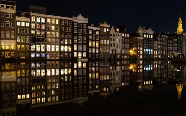 Beautiful Shot Buildings Reflecting River Night Amsterdam Netherlands — Stock Photo, Image