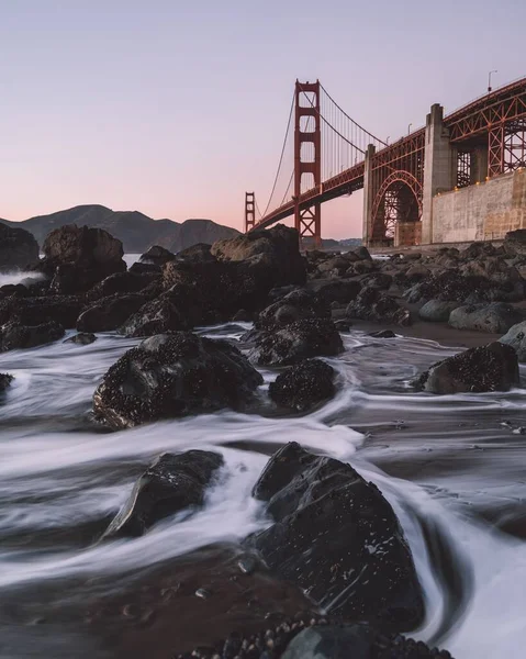 Kaliforniya San Francisco Daki Golden Gate Köprüsü Nün Alçak Açılı — Stok fotoğraf