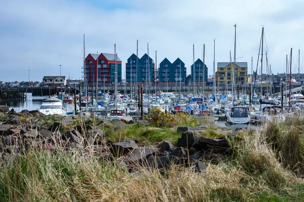 Ένα Λιμάνι Amble Marina Πολλά Σκάφη Στο Northumberland Ηνωμένο Βασίλειο — Φωτογραφία Αρχείου