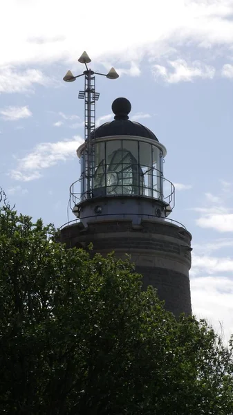 Tiro Ángulo Bajo Del Faro Kullen Cima Una Colina Verde — Foto de Stock