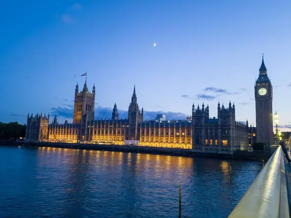 Uma Vista Famosa Casa Parlamento Big Ben Noite — Fotografia de Stock